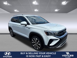 Used 2023 Volkswagen Taos SE w/ Panoramic Sunroof Package image 1