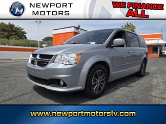 Used 2017 Dodge Grand Caravan SXT image 1