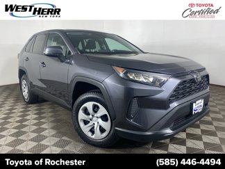 Used 2022 Toyota RAV4 LE image 1