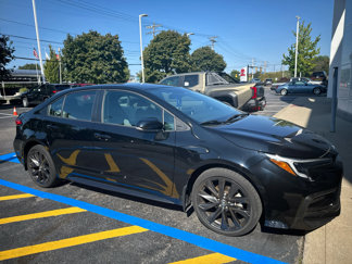 Used 2023 Toyota Corolla SE w/ Carpet Mat Package (TMS) image 1