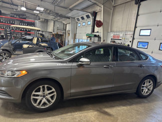 Used 2014 Ford Fusion SE image 1
