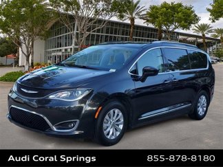 Used 2018 Chrysler Pacifica Touring-L image 1