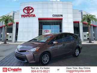 Used 2017 Toyota Prius V Two image 1