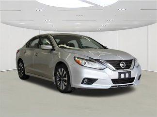 Used 2017 Nissan Altima 2.5 SV image 1