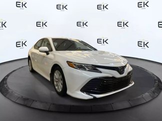 Used 2019 Toyota Camry LE image 1