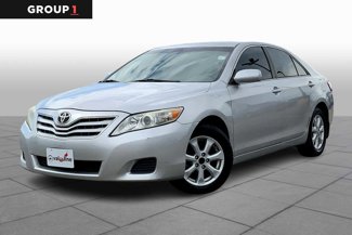 Used 2011 Toyota Camry LE image 1