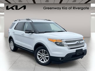Used 2015 Ford Explorer XLT image 1