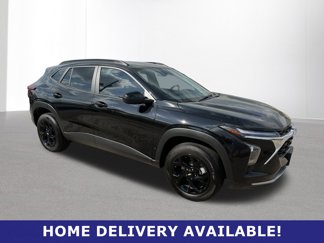 Used 2025 Chevrolet Trax LT w/ Driver Confidence Package image 1