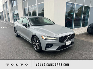 Used 2025 Volvo S60 B5 Core image 1