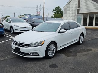 Used 2017 Volkswagen Passat 1.8T SE w/ SE Lighting Package image 1