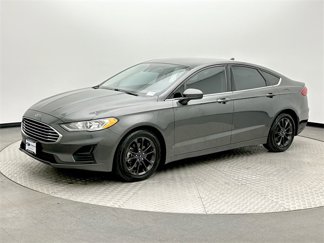 Used 2020 Ford Fusion SE image 1