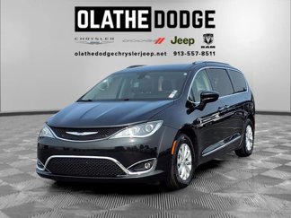 Used 2019 Chrysler Pacifica Touring-L image 1