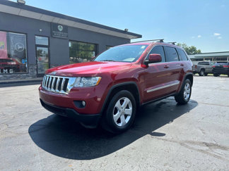Used 2013 Jeep Grand Cherokee Laredo image 1