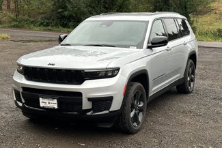 New 2023 Jeep Grand Cherokee L Laredo image 1