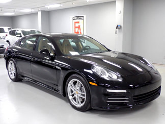 Used 2016 Porsche Panamera 4 image 1