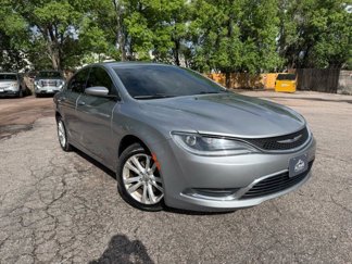 Used 2015 Chrysler 200 Limited image 1