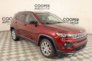 Used 2022 Jeep Compass Latitude image 1