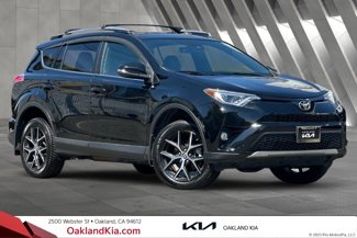 Used 2018 Toyota RAV4 SE image 1