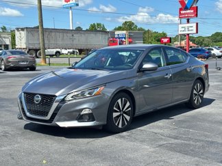 Used 2020 Nissan Altima 2.5 SV image 1