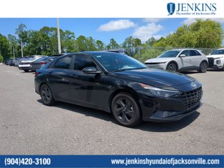 Used 2023 Hyundai Elantra SEL image 1