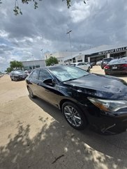 Used 2017 Toyota Camry SE image 1