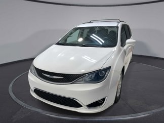 Used 2017 Chrysler Pacifica Touring-L Plus image 1