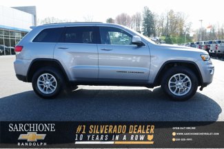 Used 2019 Jeep Grand Cherokee Laredo image 1