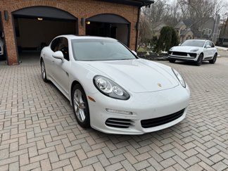 Used 2016 Porsche Panamera 4 image 1