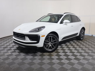 Used 2025 Porsche Macan image 1