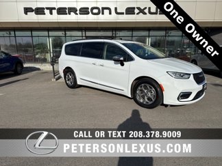 Used 2023 Chrysler Pacifica Limited image 1