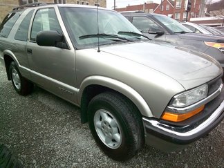 Used 2000 Chevrolet Blazer LS image 1