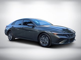 Certified 2024 Hyundai Elantra SE image 1