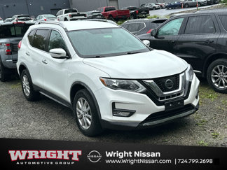 Used 2017 Nissan Rogue SV image 1