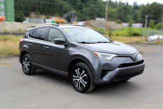 Used 2017 Toyota RAV4 LE image 1