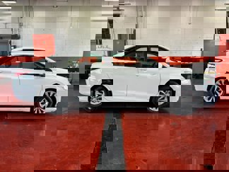 Used 2016 Toyota Camry LE image 1