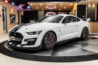 Used 2021 Ford Mustang Shelby GT500 w/ Carbon Fiber Track Pack image 1