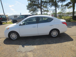 Used 2012 Nissan Versa SV image 1