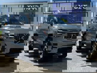Used 2025 Volvo XC40 B5 Core w/ Protection Package Premier image 1