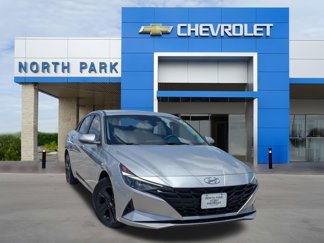 Used 2022 Hyundai Elantra SEL image 1