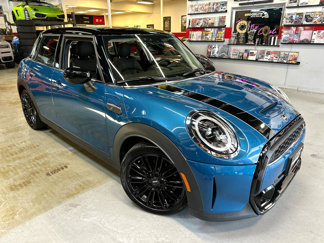 Used 2022 MINI Cooper S image 1