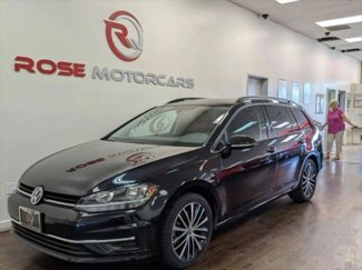 Used 2018 Volkswagen Golf S image 1