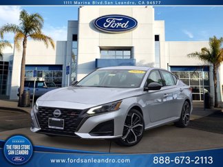 Used 2023 Nissan Altima 2.5 SR image 1