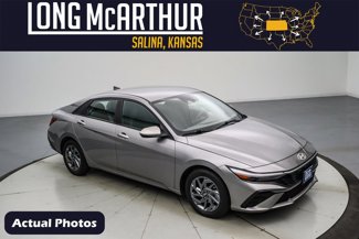 Used 2024 Hyundai Elantra SEL image 1