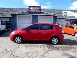 Used 2009 Nissan Versa Hatchback image 1