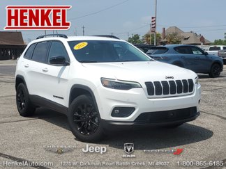Used 2023 Jeep Cherokee Altitude Lux image 1