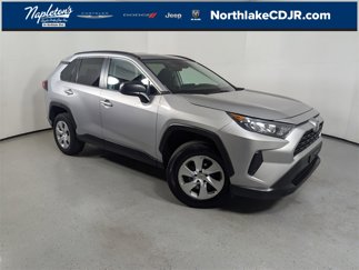 Used 2021 Toyota RAV4 LE image 1