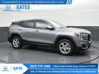 Used 2024 GMC Terrain SLE image 1