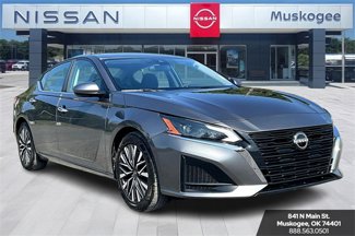 Used 2023 Nissan Altima 2.5 SV video 1