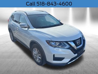Used 2017 Nissan Rogue SV image 1