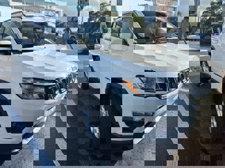 Used 2019 Jeep Compass Latitude image 1